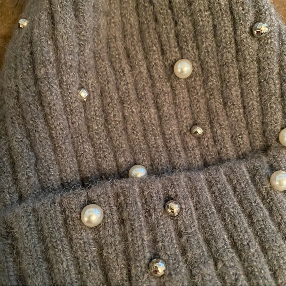 NWT Winter Hat Bling Pearls Beaded Pom Pom Bedazzled Studded Great Gift!